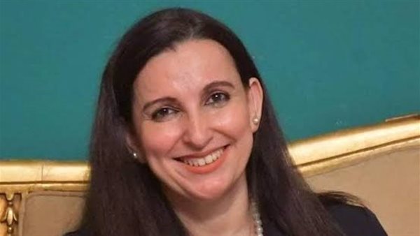 الكاتبة الصحفية صفاء