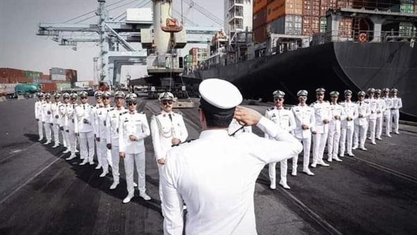 الكلية البحرية 