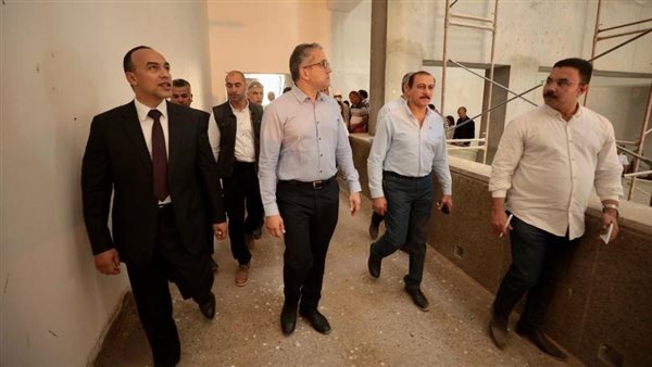 وزير السياحة خلال