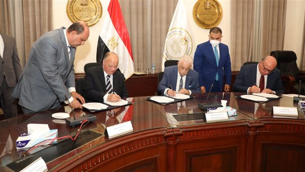 جانب من مراسم التوقيع