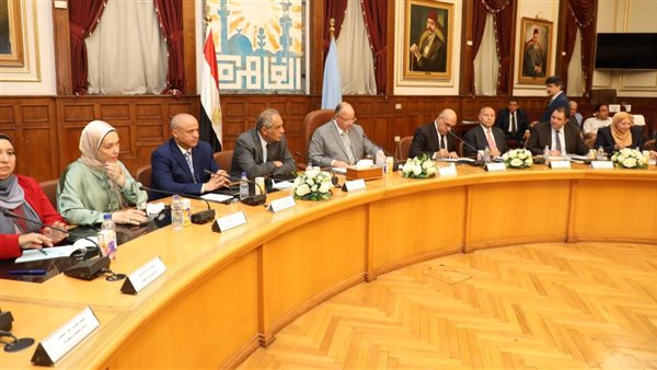 محافظ القاهرة خلال