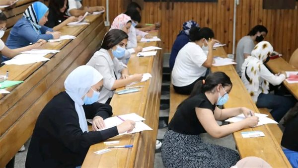 طلاب كلية الإعلام