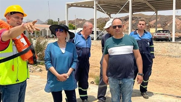 وزيرة البيئة خلال