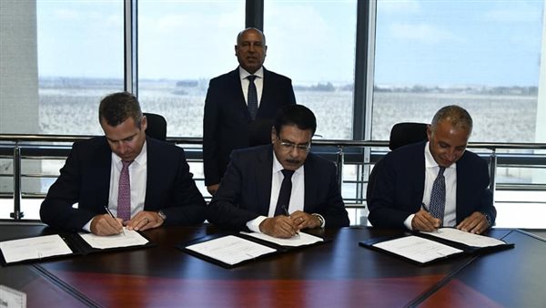 جانب من مراسم التوقيع