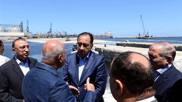 رئيس الوزراء خلال