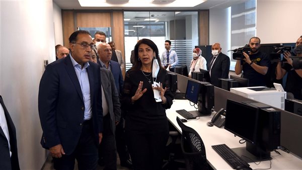 رئيس الوزراء خلال