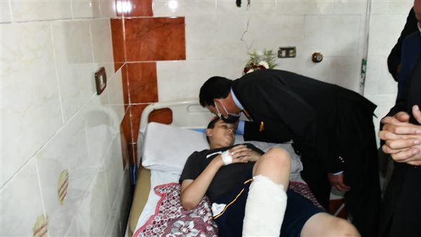 وزير الرياضة يزور