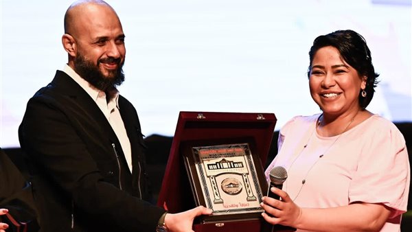 أثناء تكريم شيرين