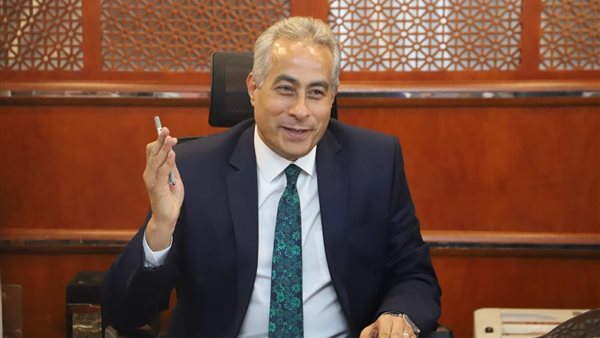 وزير القوى العاملة