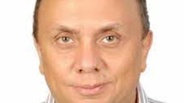 الدكتور عمرو زكريا