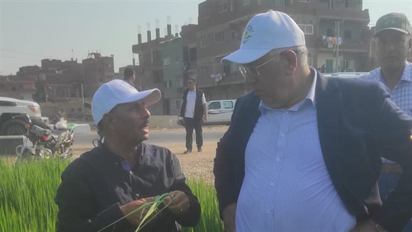 وزير الزراعة خلال