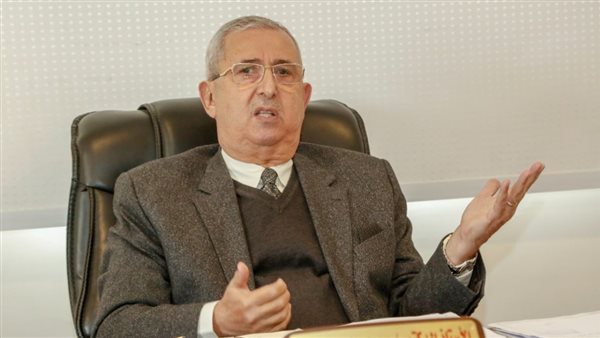  الدكتور محمد حلمي