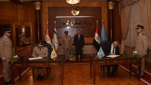 جانب من مراسم التوقيع