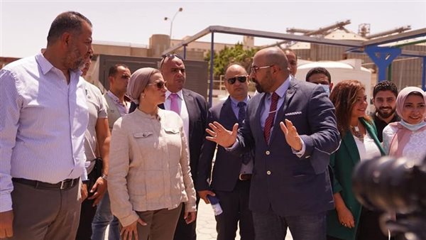 وزيرة البيئة تفتتح