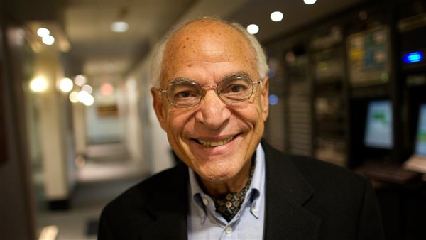  فاروق الباز