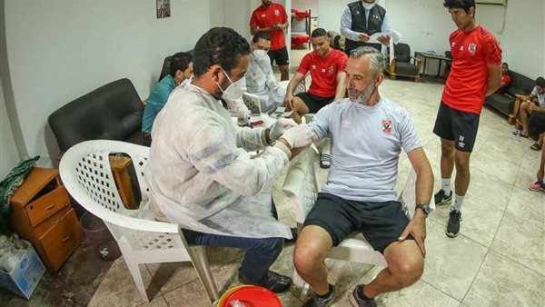 لاعبو الأهلي