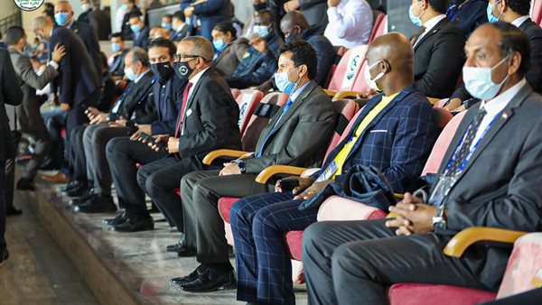 وزير الرياضة في ستاد