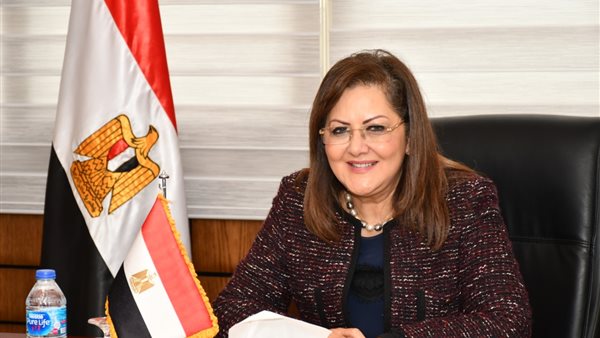 وزيرة التخطيط هالة