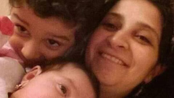 الطبيبة أمنية وأولادها