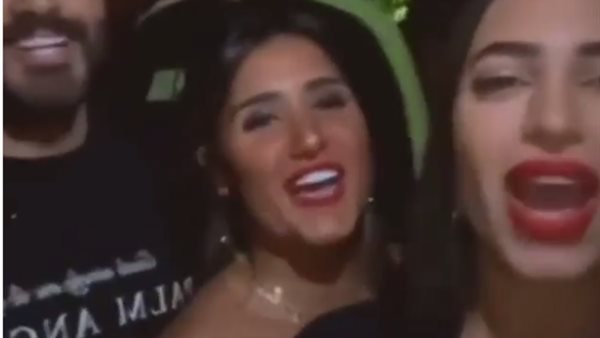 الفنان تامر حسنى