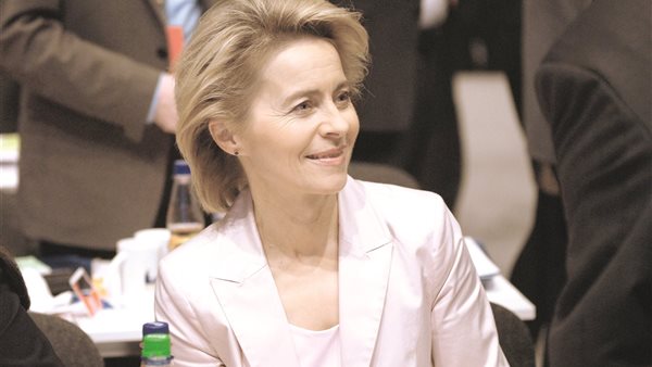 وزيرة الدفاع الألمانية