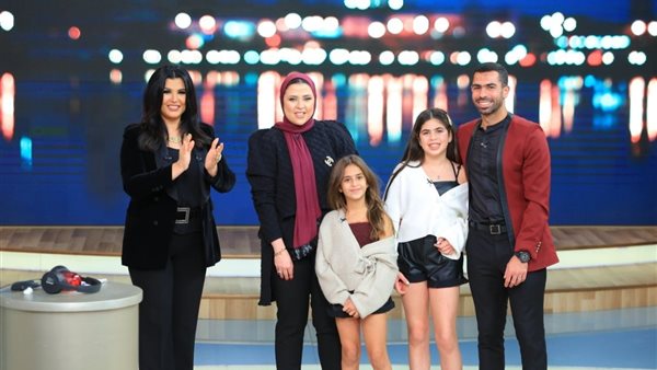 عائلة أحمد فتحي مع