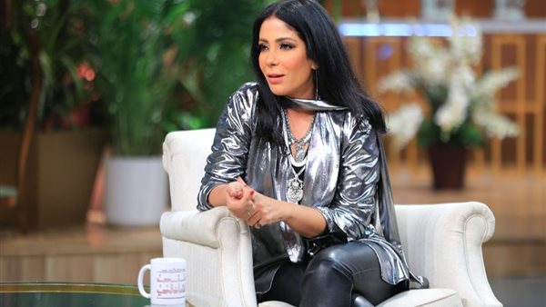 الفنانة مني زكي