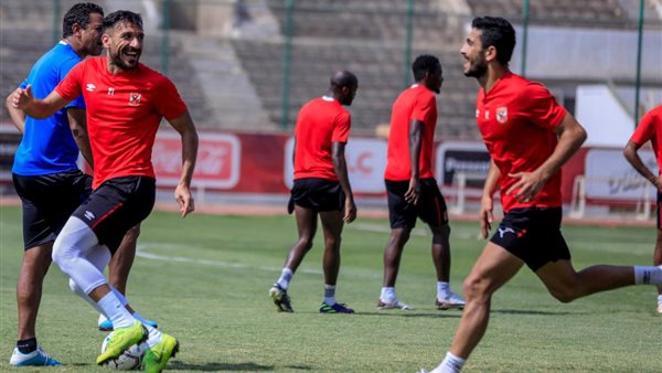 لاعبو الأهلي