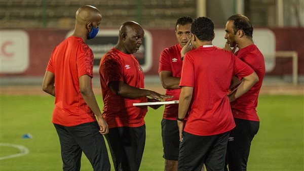 الجهاز الفني للأهلي