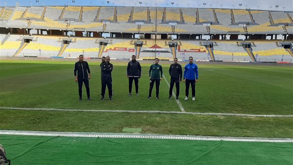 طاقم تحكيم مباراة