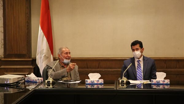 وزير الرياضة أشرف