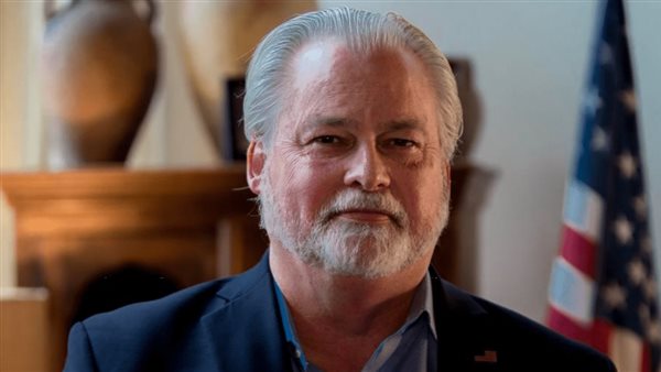 سام فاديس ضابط السى