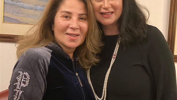 مي نور الشريف وبوسي