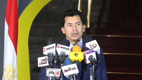 وزير الرياضة الدكتور