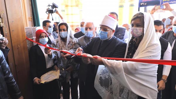 خلال افتتاح عدد من