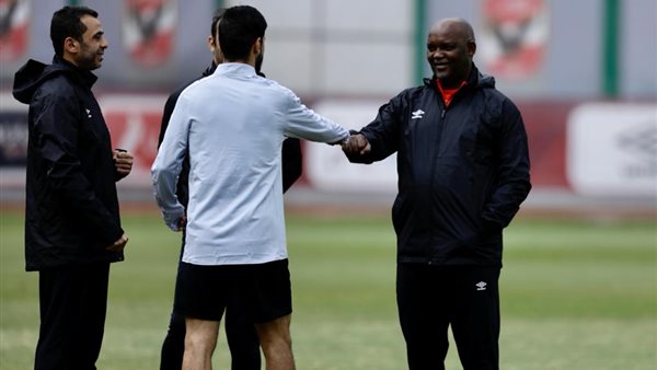 بيتسو موسيماني المدير