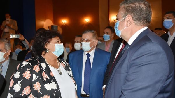 وزيرة الثقافة ومحافظ