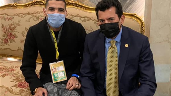 وزير الرياضة ومؤمن