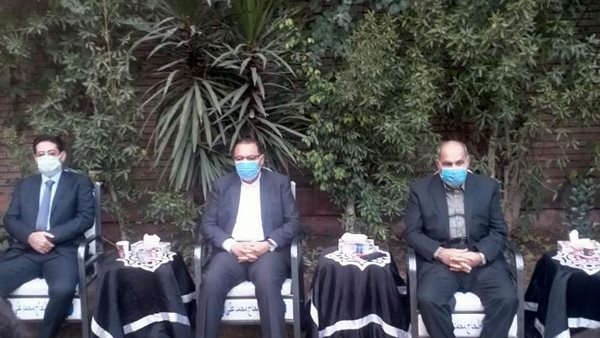 محافظ الشرقية يقدم