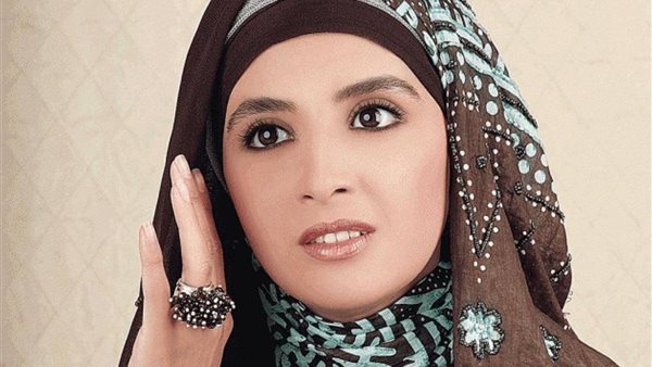 الفنانة حنان ترك