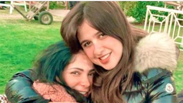 ياسمين عبد العزيز