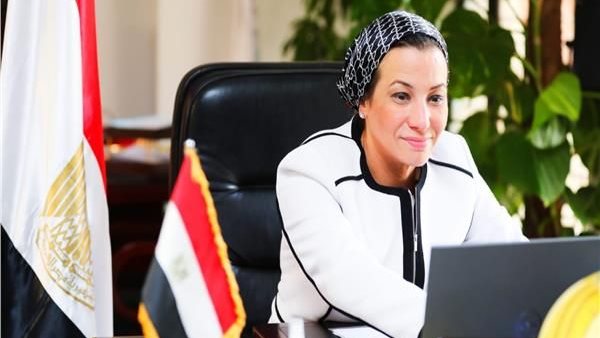 وزيرة البيئة