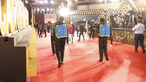 جانب من تعقيم قاعات