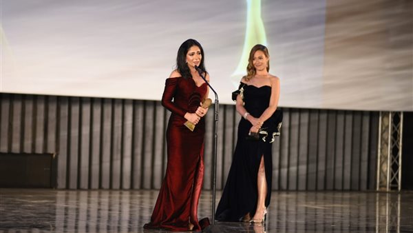 الفنانة منة شلبي