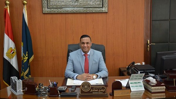 الدكتور أيمن مختار