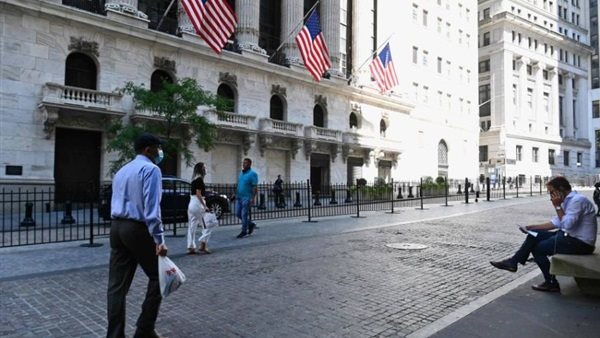 فيروس كورونا يتفشى