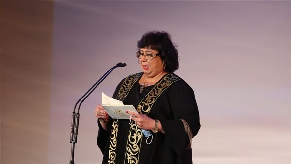 الدكتورة إيناس عبد