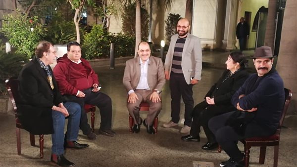 نجوم وأبطال مسرحية