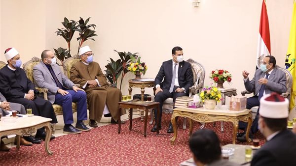 جانب من استقبال محافظ