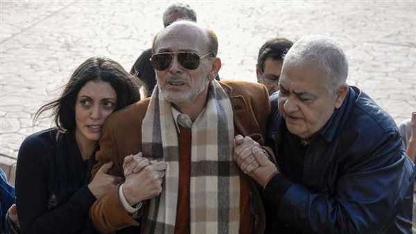 محمد صبحي في جنازة